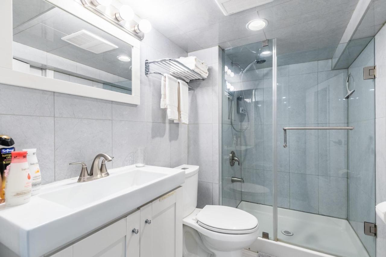 Newly Renovated - Cozy 1Br Apt With Netflix - Prime Location Τορόντο Εξωτερικό φωτογραφία