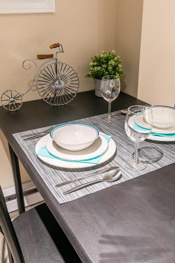 Newly Renovated - Cozy 1Br Apt With Netflix - Prime Location Τορόντο Εξωτερικό φωτογραφία